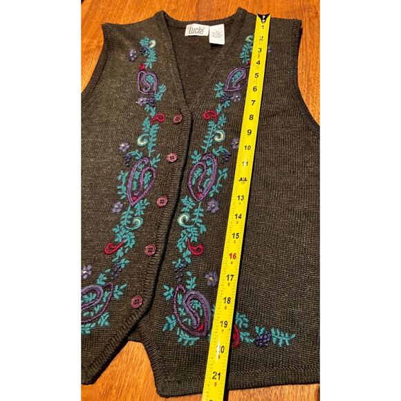 VTG LUCIA Embroidered Gray Vest, Floral Blue Purple, Button, V-neck, Wool Blend - Picture 6 of 8